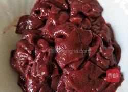 大红椒炒猪肝的做法图解1