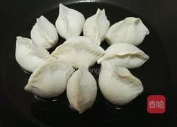 火腿肠抱蛋煎饺的做法图解3