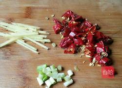 香辣胡萝卜丝的做法图解3