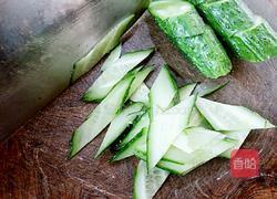 黄瓜炒香肠的做法图解4