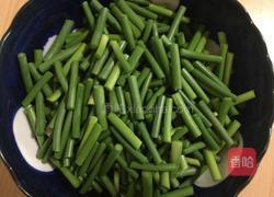 鸡丝炒蒜苔的做法图解3