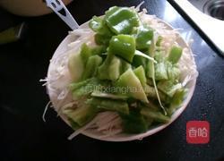 金针菇炒青椒的做法图解2