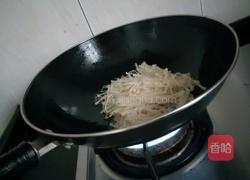 金针菇炒青椒的做法图解5