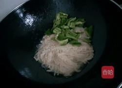 金针菇炒青椒的做法图解6