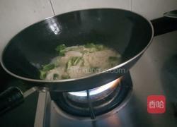 金针菇炒青椒的做法图解7