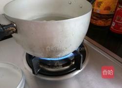 鹌鹑蛋炖平菇的做法图解3
