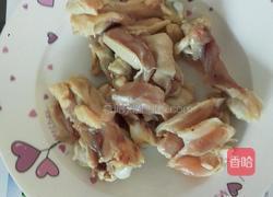 猴头菇鸡翅根煲汤的做法图解2
