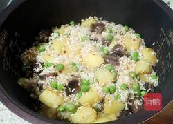 腊肉焖饭的做法图解10