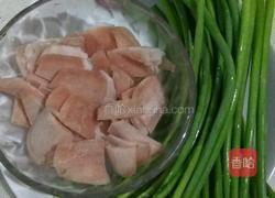 家常蒜苔肉片的做法图解1