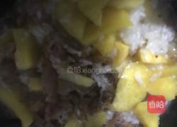 红薯腊肠煲仔饭的做法图解4