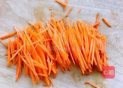 炸红萝卜素丸子的做法图解3