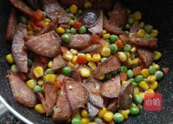 腊肠焖饭的做法图解3