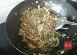 包菜炒粉条的做法图解9
