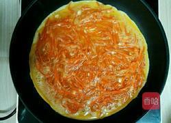 胡萝卜鸡蛋卷的做法图解5