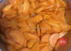 胡萝卜芝麻糯米团的做法图解1