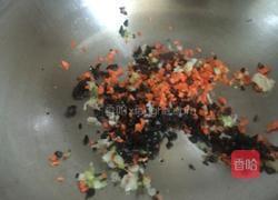 胡萝卜木耳鸡蛋饼的做法图解3