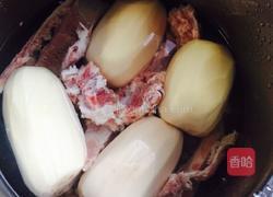 杂骨莲藕花生汤的做法图解5
