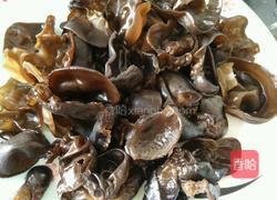 清炒黑木耳的做法图解1