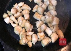 五彩鸡肉丁的做法图解3