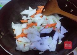 胡萝卜炒白菜白的做法图解5