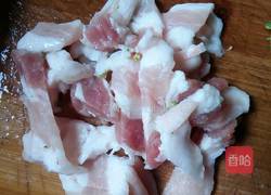 西兰花炒五花肉的做法图解2