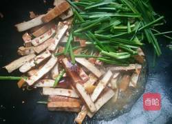 蒜苗炒香干的做法图解7