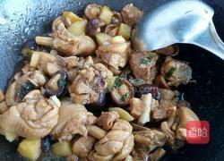 香菇鸡腿煲仔饭的做法图解4