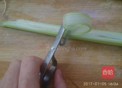 果酱西芹的做法图解3