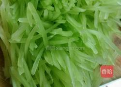 莴笋丝炒肉末的做法图解1