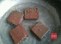 辣椒炒鸭血的做法图解1