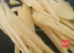 冬笋炒腊肠的做法图解2