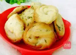 Illustration of how to make green onion biscuits 14