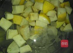 冰糖雪梨水的做法图解3