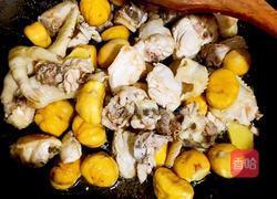 板栗炒鸡块的做法图解6