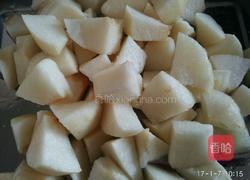 冰糖雪梨红樱桃的做法图解3