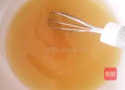 Illustration of how to make egg yolk and white lotus paste mooncakes 2