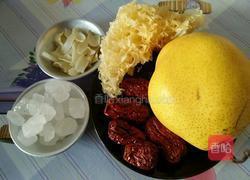 雪梨银耳百合羹的做法图解1