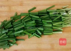 韭菜炒鸡蛋的做法图解2