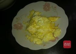 鸡蛋炒平菇的做法图解4
