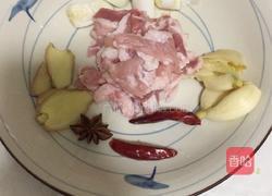 芸豆（无丝豆）炒肉的做法图解1