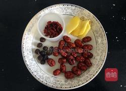 红枣桂圆枸杞乌鸡汤的做法图解1