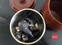 红枣桂圆枸杞乌鸡汤的做法图解2