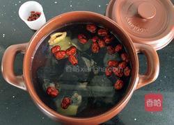 红枣桂圆枸杞乌鸡汤的做法图解4