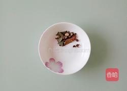 红烧肉炖鹌鹑蛋的做法图解4