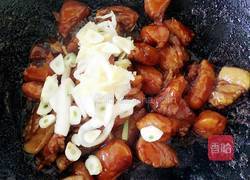 红烧肉炖鹌鹑蛋的做法图解12