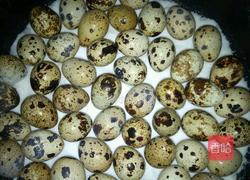 盐焗鹌鹑蛋的做法图解2