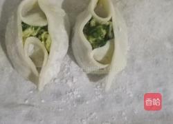 辣妹鸳鸯韭菜饺的做法图解3