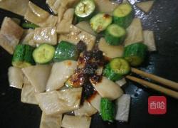 黄瓜菠菜炒灌肠的做法图解8