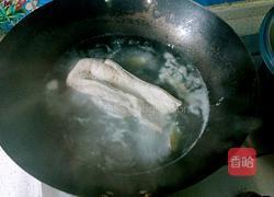 胡萝卜红烧肉的做法图解1