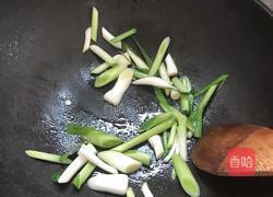 蒜苗爆羊肉的做法图解2